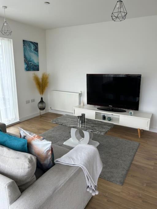 Contemporary Urban Retreat, 2-Bedroom Haven By London City Airport Eksteriør bilde
